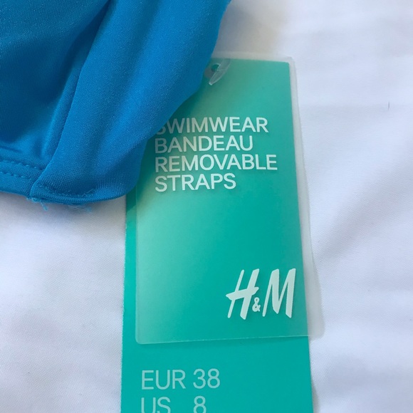 New with tags. H&M bikini top - Picture 2 of 3